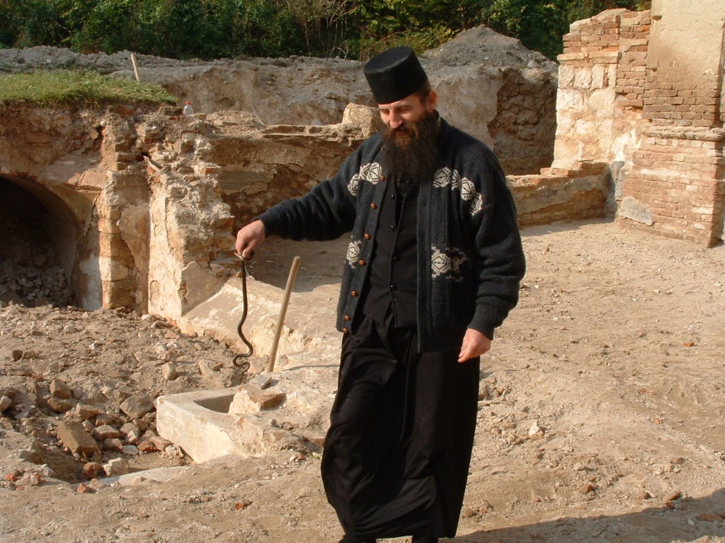 Фотографија из галерије Манастира Кувеждин, 2005 (14)